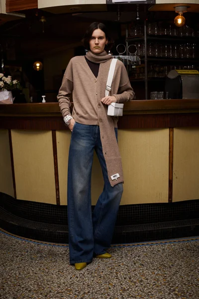 Look 2